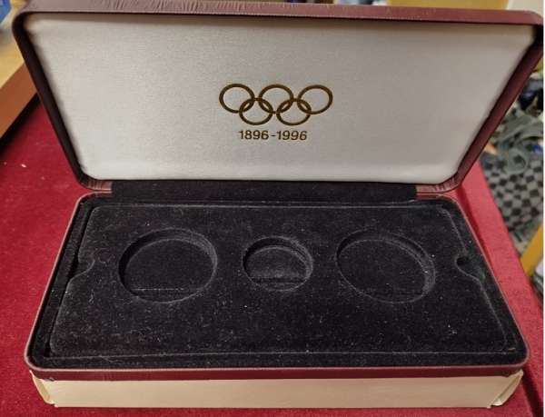 Sammelbox für 100 Jahre Olympische Bewegung IOC 2x 200 Schilling +1000 Schilling Zeus