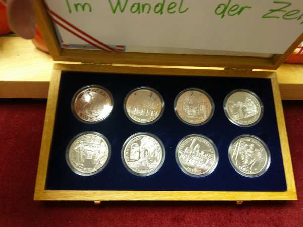 Österreich Im Wandel der Zeit Sammel Kassette mit 100 Schilling und 20 Euro Silbermünzen