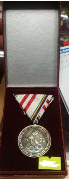 Österreichische Olympia-Medaille 1976 im Etui
